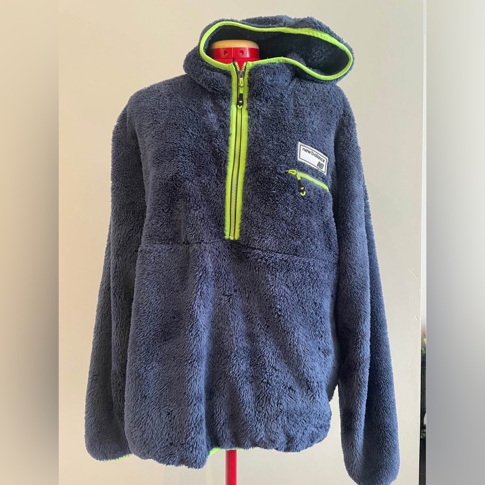 New Balance hooded fleece sweater - Size Medium